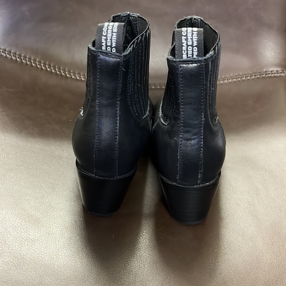 Worn once inside. Boutique brand "inspired" black bootie with white star - Picture 3 of 5